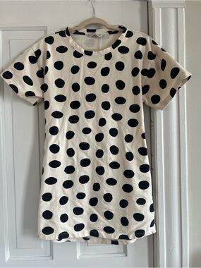 Polkadot Tshirt dress with back cut out
